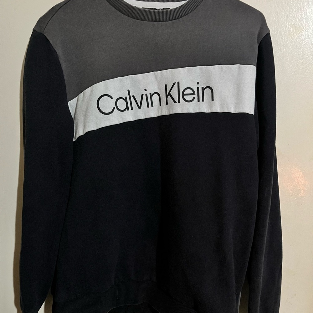 Calvin Klein Men's Black and Gray Sweater